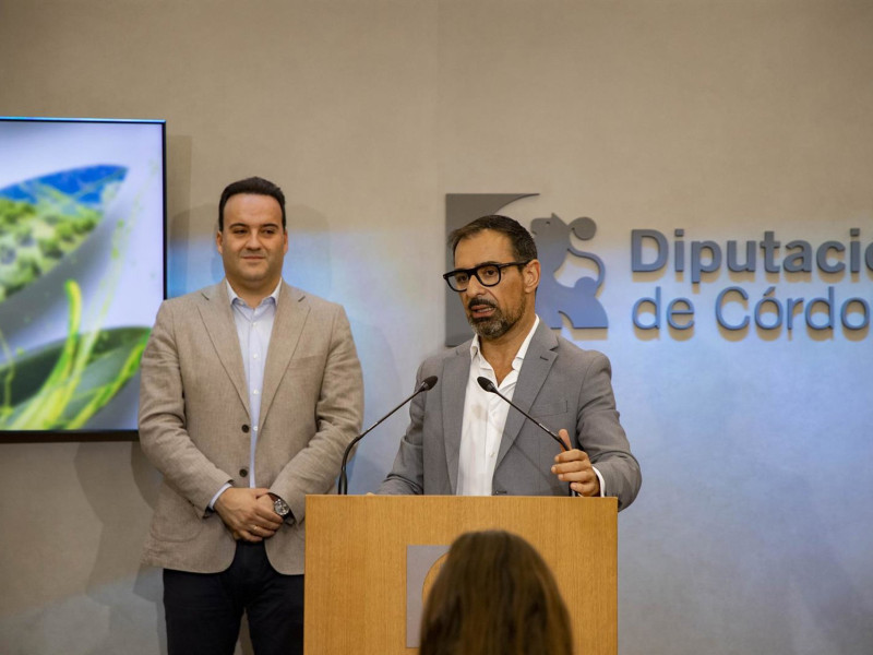 Felix Romero, presidente de Iprodeco, y Juan Ramón Valdivia, alcalde de Priego de Córdoba