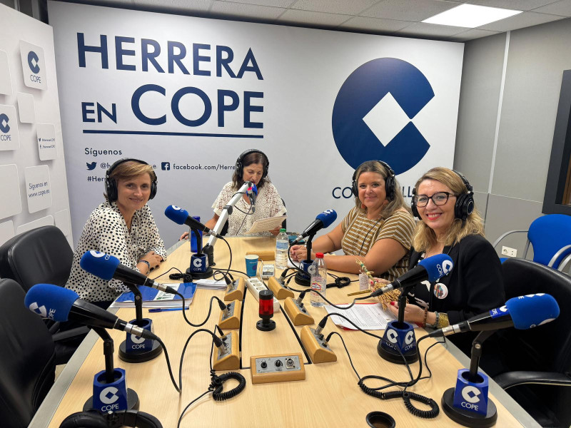 El estudio de COPE Sevilla durante el programa dedicado a abordar la presencia femenina en sectores como el agrario