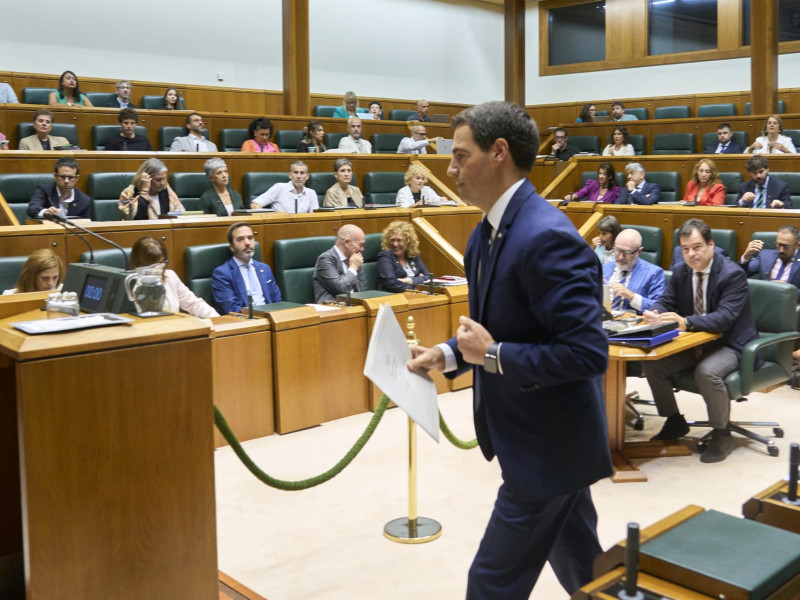 Pradales en el Pleno de Política General del Parlamento vasco