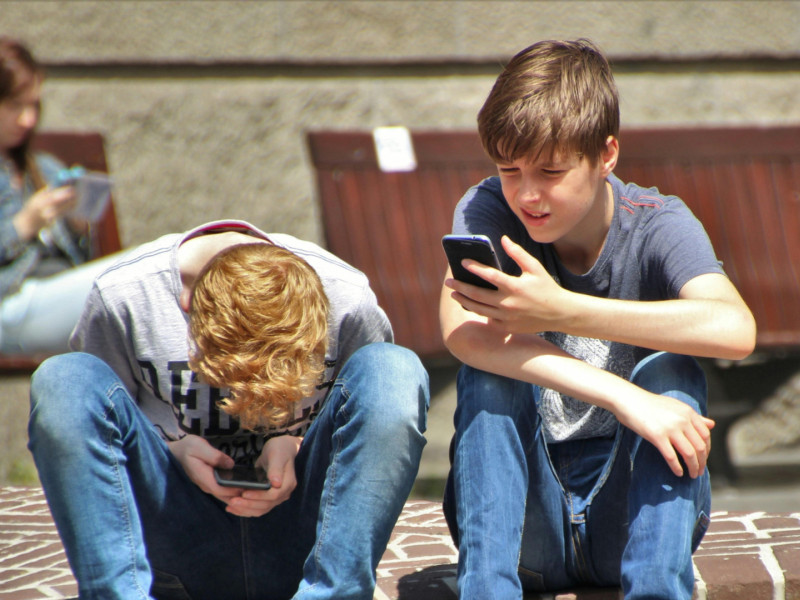 adolescentes y moviles