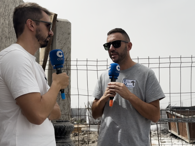 Álvaro García y Dani Martín, presidente del Club de Lucha Canaria Tamanca - Las Manchas