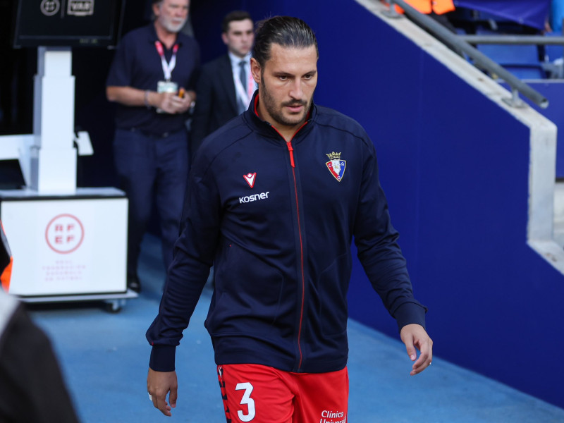 Juan Cruz antes de disputar un partido con la camiseta de Osasuna