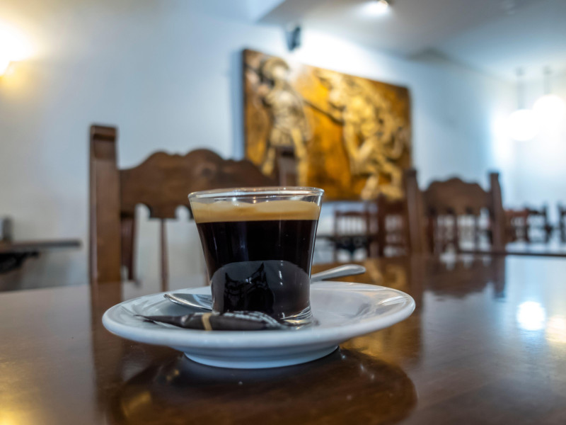 Imagen de recurso de un café en un bar español