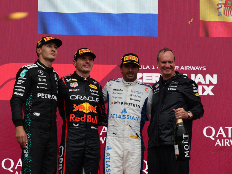 Sainz compartió podio en Bakú con Verstappen y con Russell.