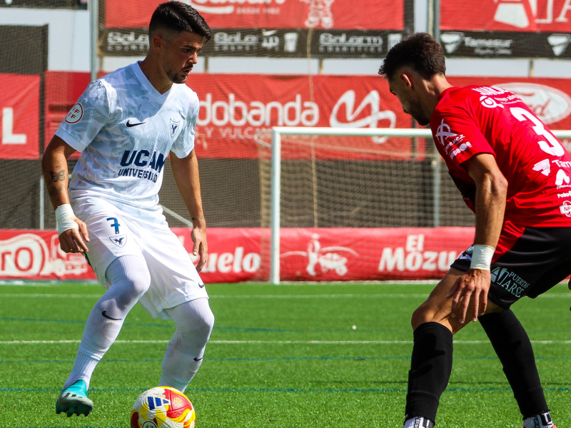 UCAM CF saca un punto de Puente Genil