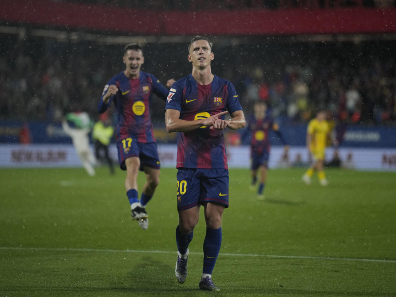 Dani Olmo celebra el gol del Barcelona al Getafe