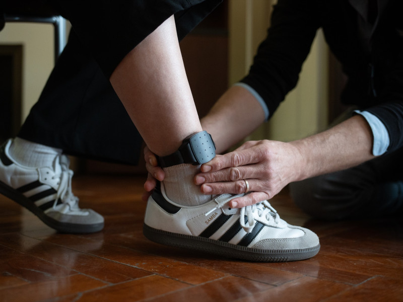 Pulsera electrónica de geolocalización telemática