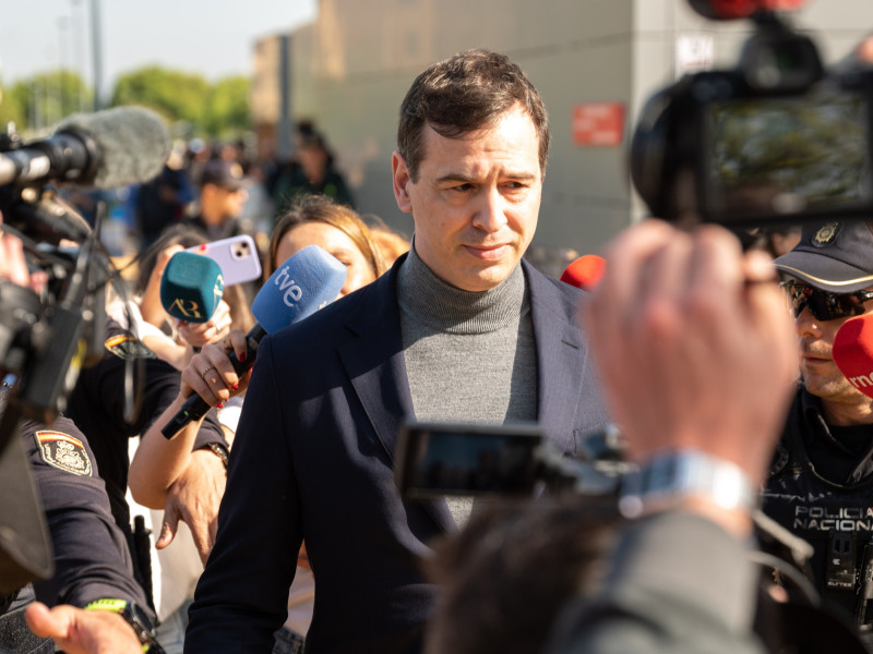 El dineral que se ahorra el hermano de Sánchez: el coste real de aparcar su caravana fuera de Moncloa