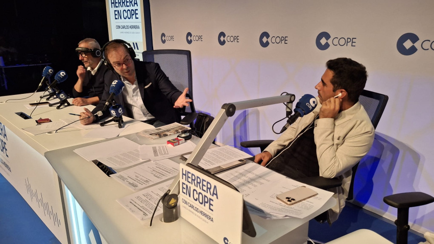 Javier Sierra con Alberto Herrera, en 'Lo Misterioso' de 'Herrera en COPE'