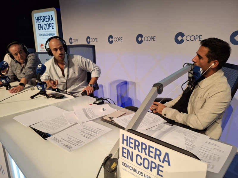 Álvaro Pinteño, experto en dolor, con Alberto Herrera