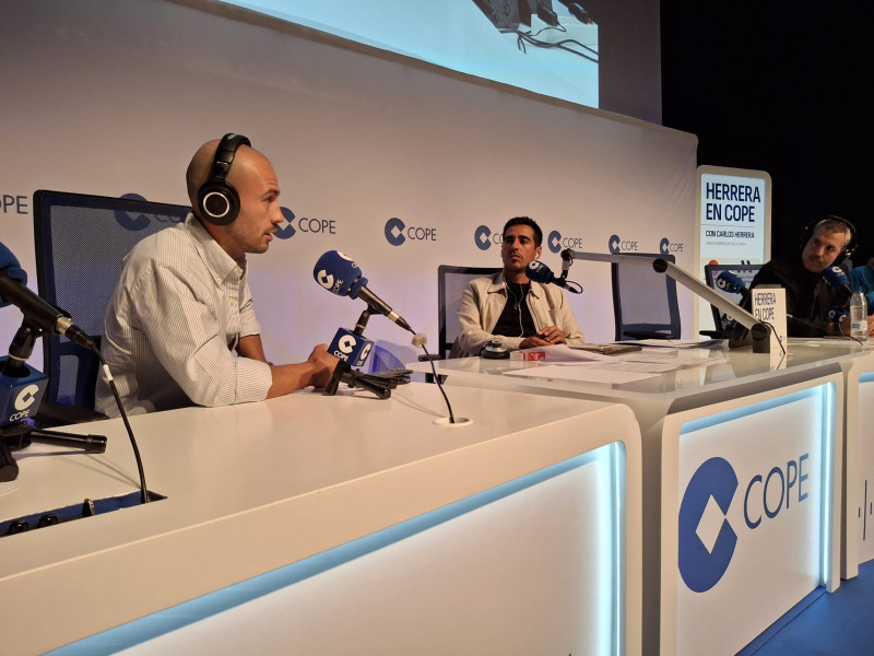 Álvaro Pinteño, experto en dolor, con Alberto Herrera