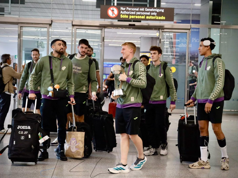 El capitán de Unicaja fue el que portó la Intercontinental.