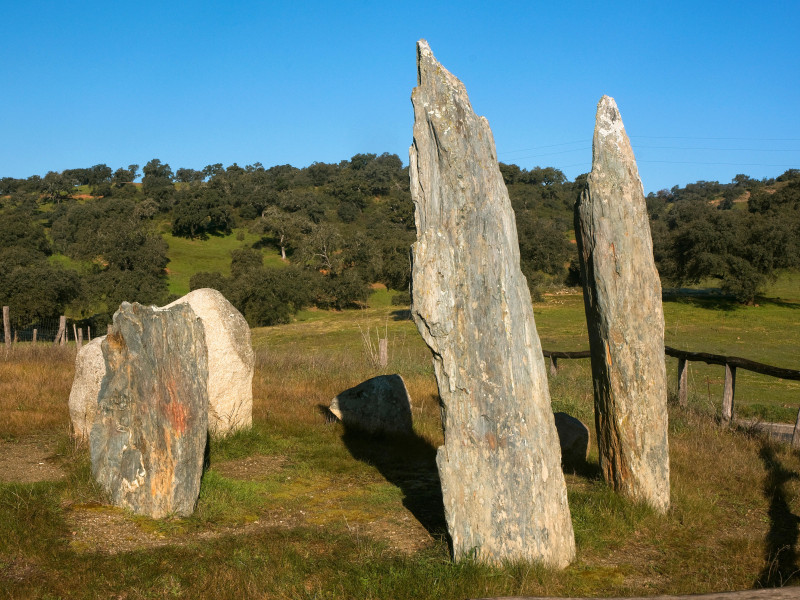 E60YF3 Cromlech La Pasada del Abad -betwen 3000 and 2500 BC, Megalithic monument, Rosal de la Frontera, Huelva province, Spain, Europe