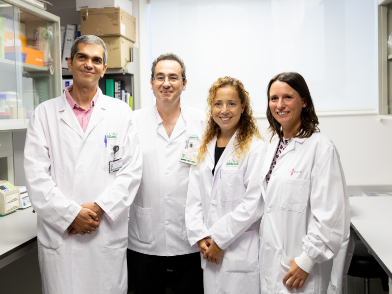 El doctor Julio Delgado y equipo del Clínic