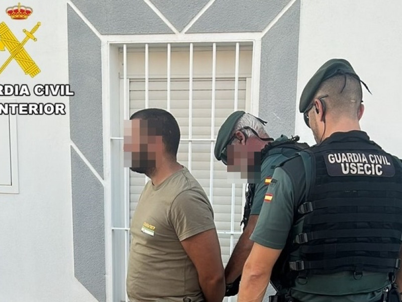 La Guardia Civil, con uno de los detenidos