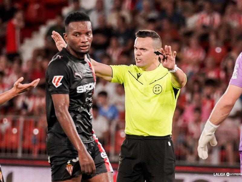 Polémica en el Almería - Sporting