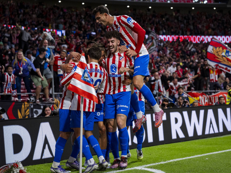 Los jugadores del Atlético celebran la victoria contra el Rayo Vallecano