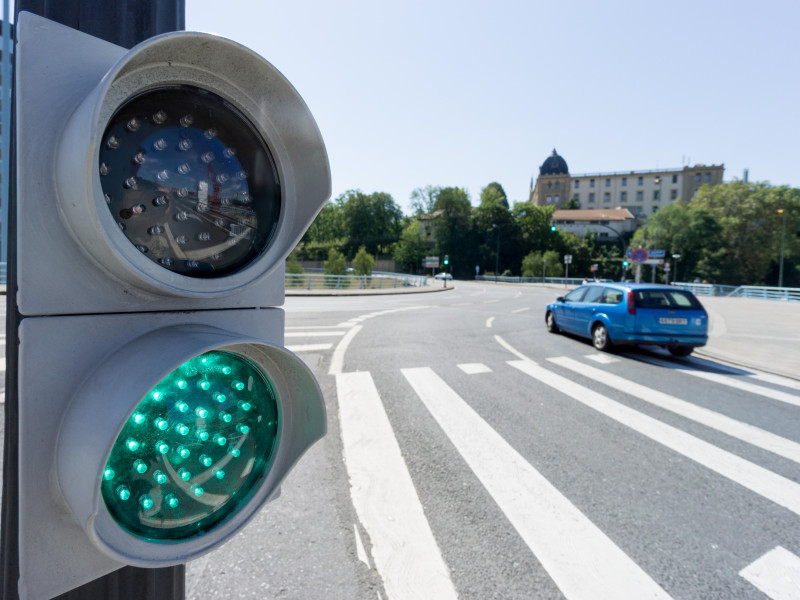 Un semáforo en verde en Bilbao