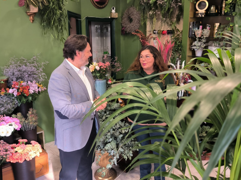 Zoila, en la floristería La Boheme de Vigo con Antonio Rodríguez Miranda