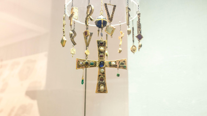 2D7HPJE Barcelona, Spain - Dec 27th, 2019: Visigothic Treasure of Torredonjimeno. Votive crown. Archaeology Museum of Catalonia, Barcelona, Spain