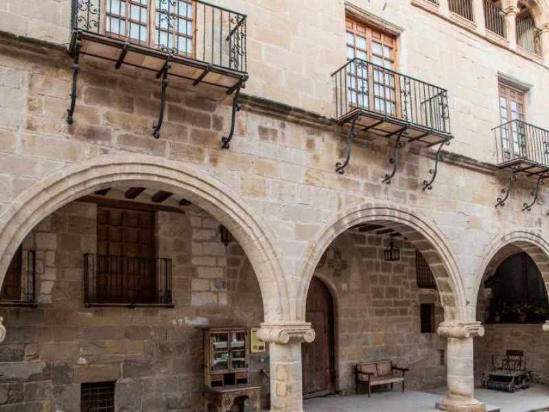 La Fresneda cuenta con un rico patrimonio arquitectónico y artístico.