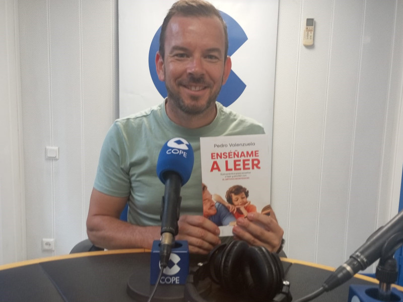 Pedro Valenzuela, en los estudios de COPE