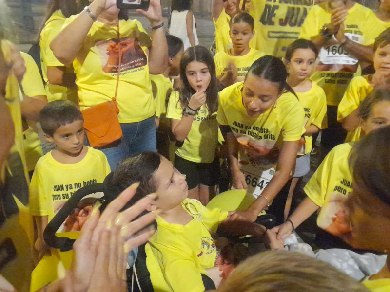Uno de los momentos más emotivos de la carrera, con Juan