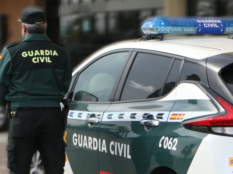Un agente de la Guardia Civil