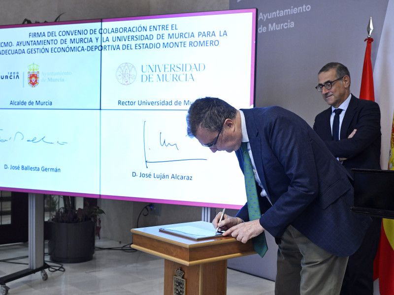 Firmado el acuerdo Ayuntamiento-UMU sobre Monte R