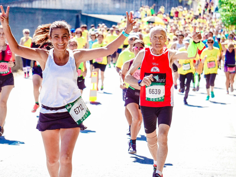El entrenamiento de fuerza no es opcional: Muchos runners se centran solo en el cardio, pero unos músculos fuertes son el mejor seguro de vida para tus articulaciones