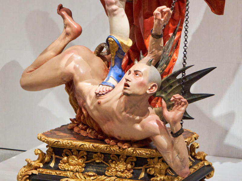 Detalle de 'El arcángel San Miguel venciendo al demonio', obra de Luisa Roldán