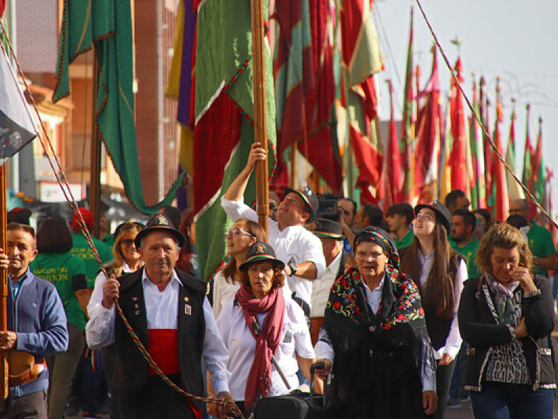 Más de 300 pendones participarán este año a la subida a la Virgen del Camino