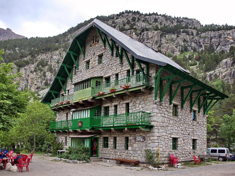 REFUGIO CASA DE PIEDRA EN PANTICOSA
