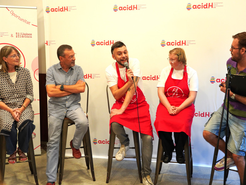 La idea surgió cuando el bar ubicado en las instalaciones de los Lluïsos de Gràcia quedó disponible