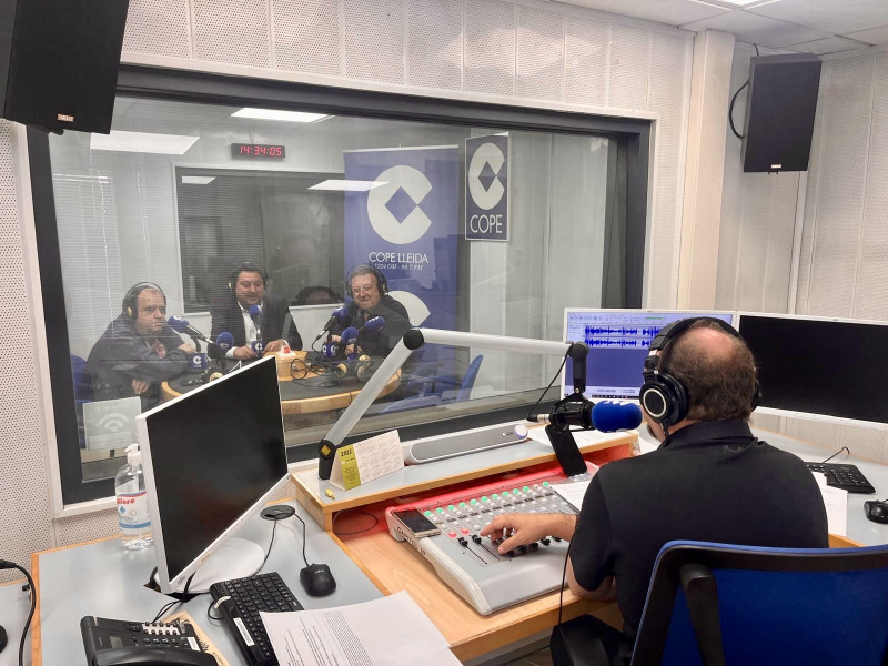 Moment de la tertúlia als estudis de COPE Lleida amb Xavi Perez, Ferran Perdrix, Cosme Garcia i Ricard Alvarez