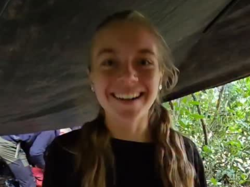 Elvia Gómez, en la selva