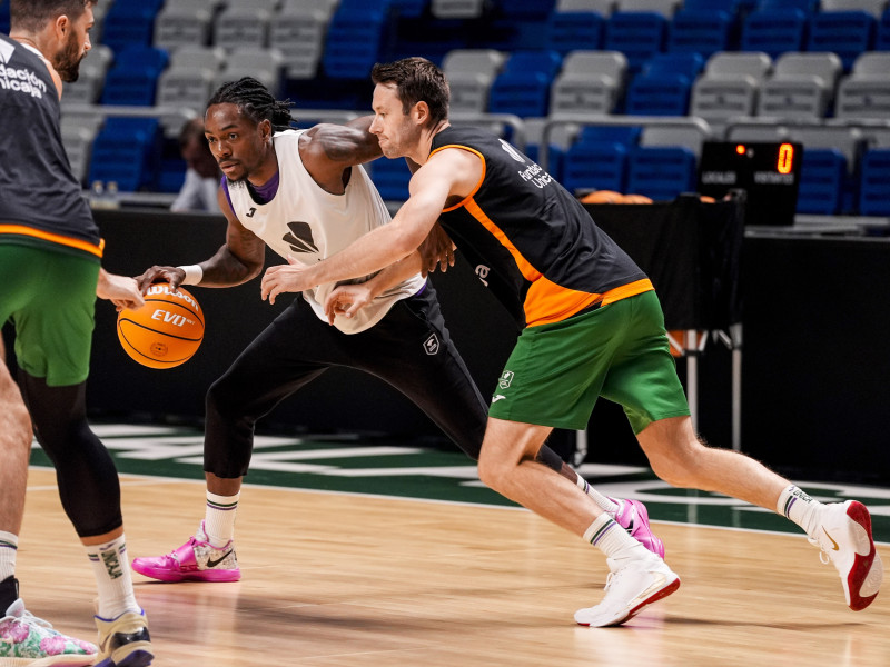 Kendrick Perry y  Tyler Kalinoski han sufrido un virus en los últimos días