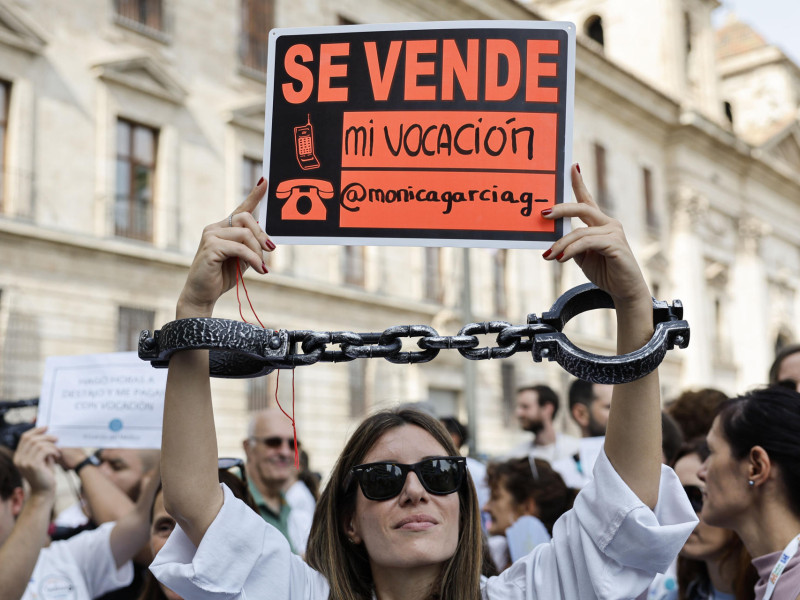 Huelga de médicos, respaldada por el Colegio de Médicos de Valencia, para protestar por la reforma del Estatuto Marco propuesta por el Ministerio de Sanidad