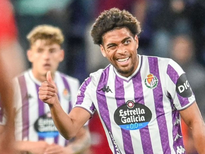 Ponceau celebra su gol con el Real Valladolid
