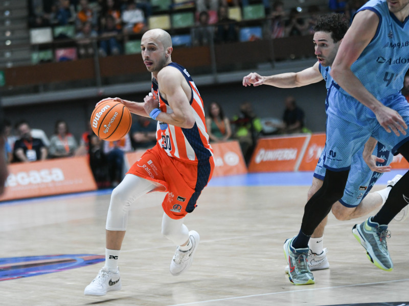 Álex Hernández jugó la pasada temporada en Coruña