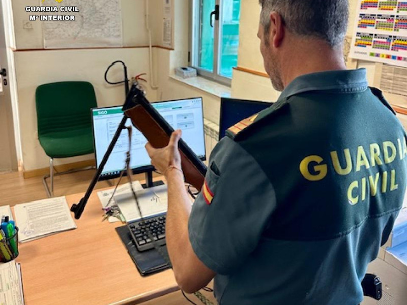 Carabina incautada en Amusco por la Guardia Civil