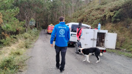 Los guías y perros de CASAGA participaron en las labores