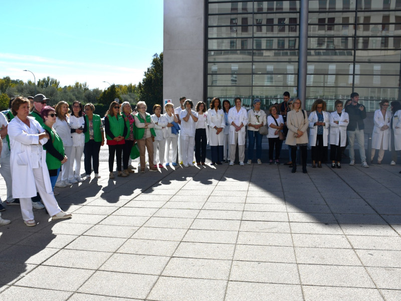 Voluntarios de la AECC en Palencia y personal sanitario