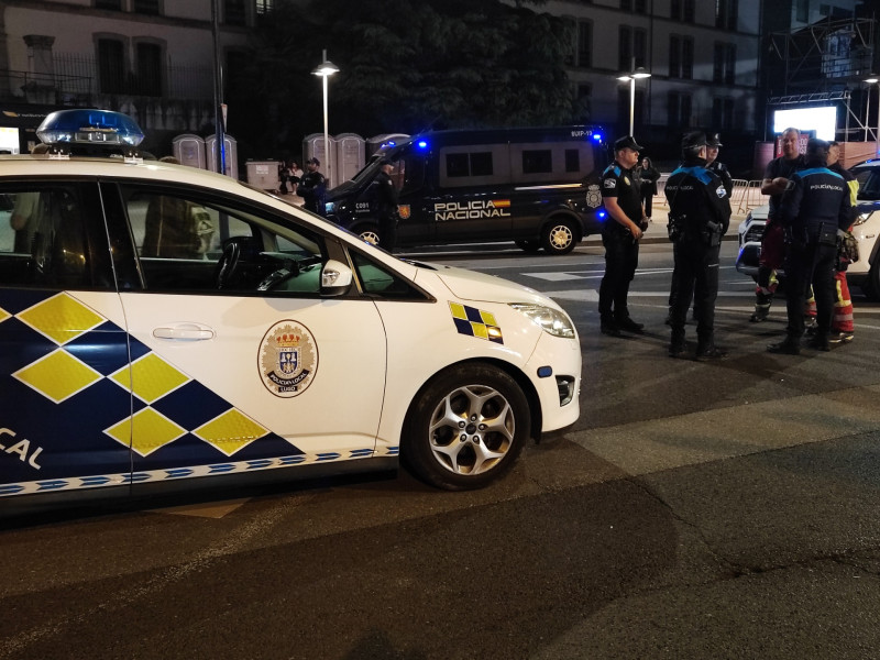 Agentes de la Policía Local en las inmediaciones del ferial de San Froilán