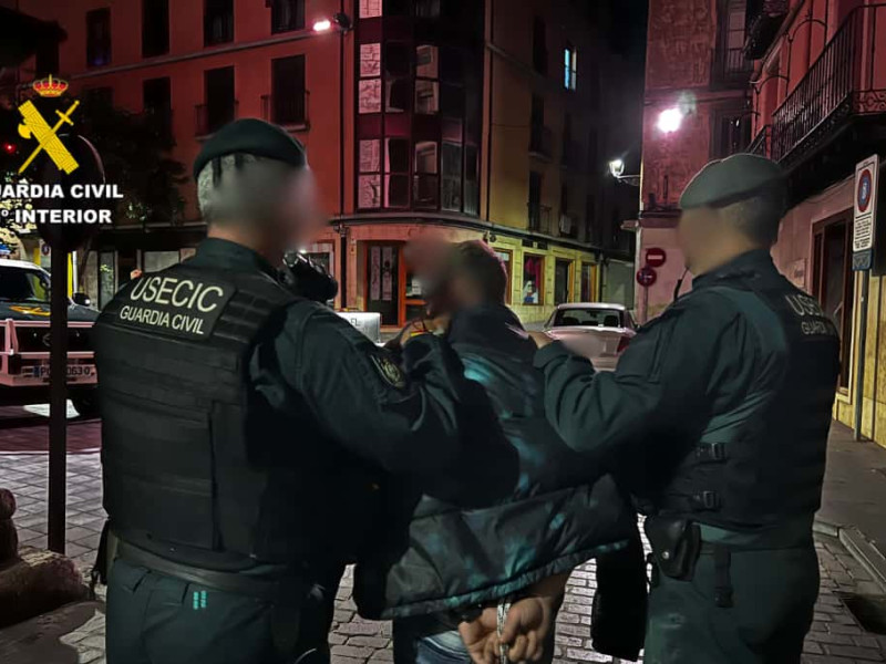 Momento de la detención del sospechoso.