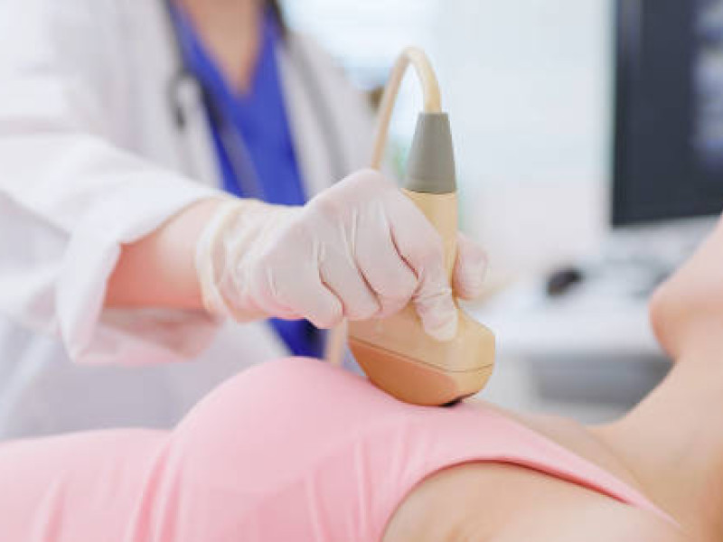 Revisión médica cáncer de mama