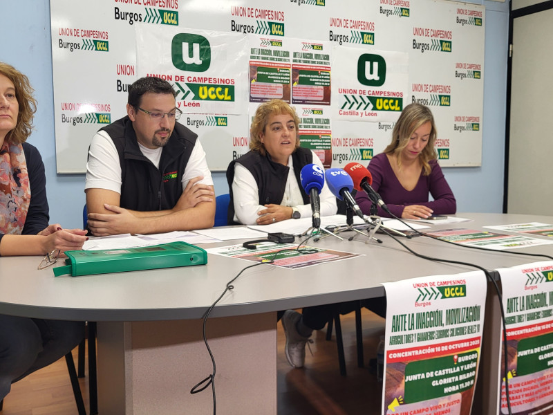 Susana Pardo (en el centro), presidenta de UCCL Burgos