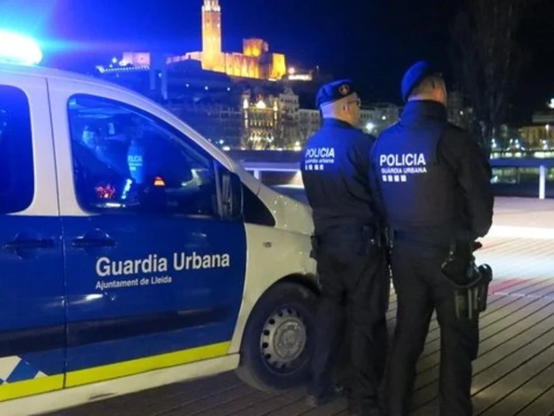 Dos agentes de la Guardia Urbana de Lleida