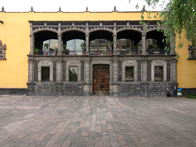 El Colegio de Santa Cruz en Tlatelolco, la primera escuela europea de educación superior en América