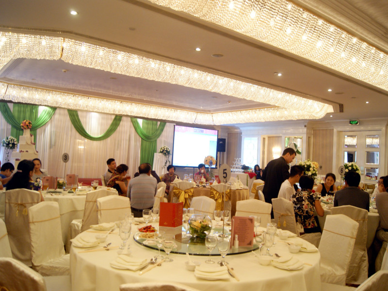 Banquete de bodas con invitados